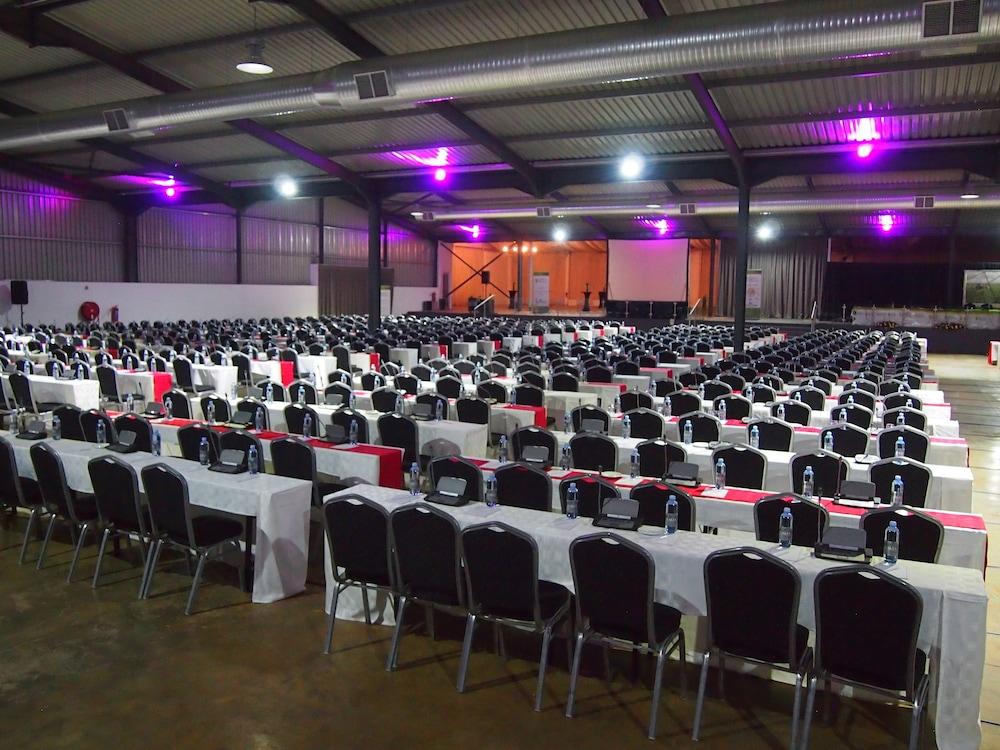 The Lakes Hotel & Conference Centre Benoni Exterior foto
